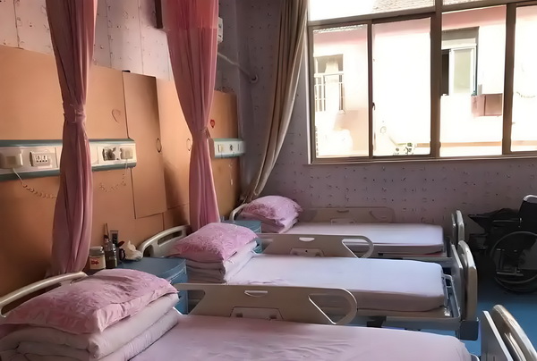 深圳宝安本科入户政策_活佛王兴夫“点化”140位女信徒，全程不穿衣服，场面失控 心特本中怀房终关间设临